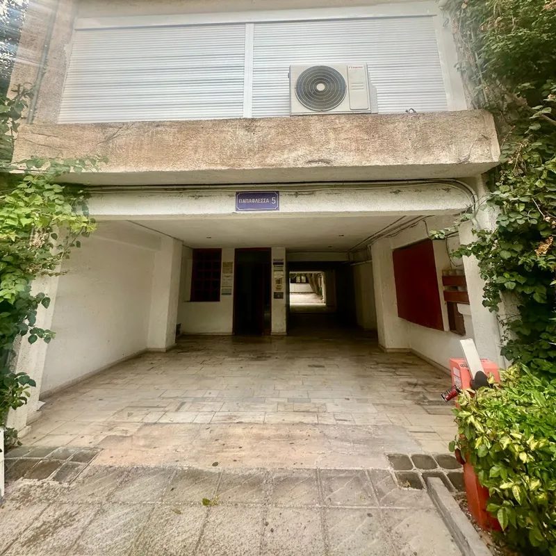Εικόνα 1: Η είσοδος της πυλωτής